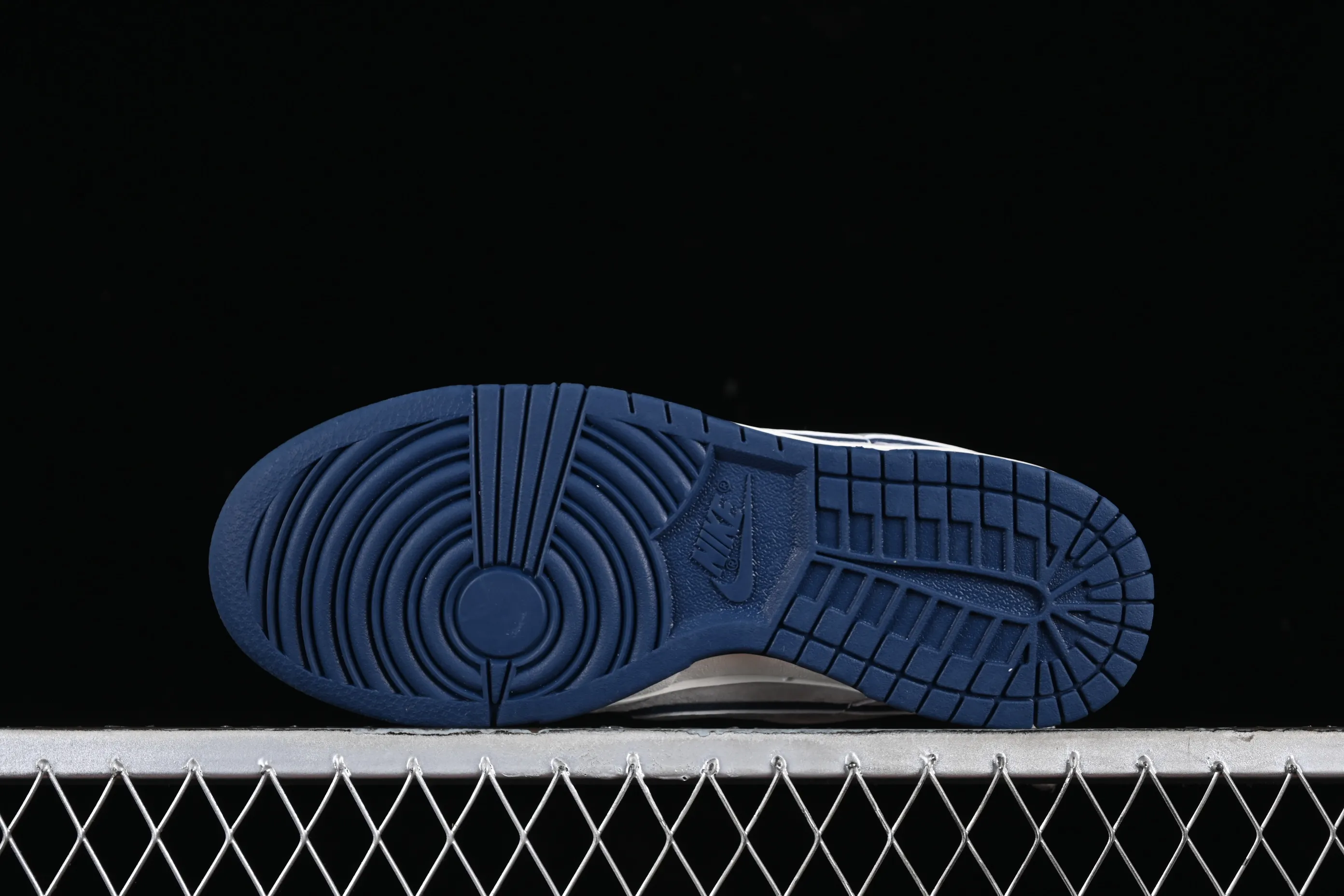 All Categories Nk SB Dunk Series Nk SB Dunk Low Low-top sneakers F version Nk Dunk Low North CDG joint-green Three-party joint SB low-top casual sneakers FC1688-179